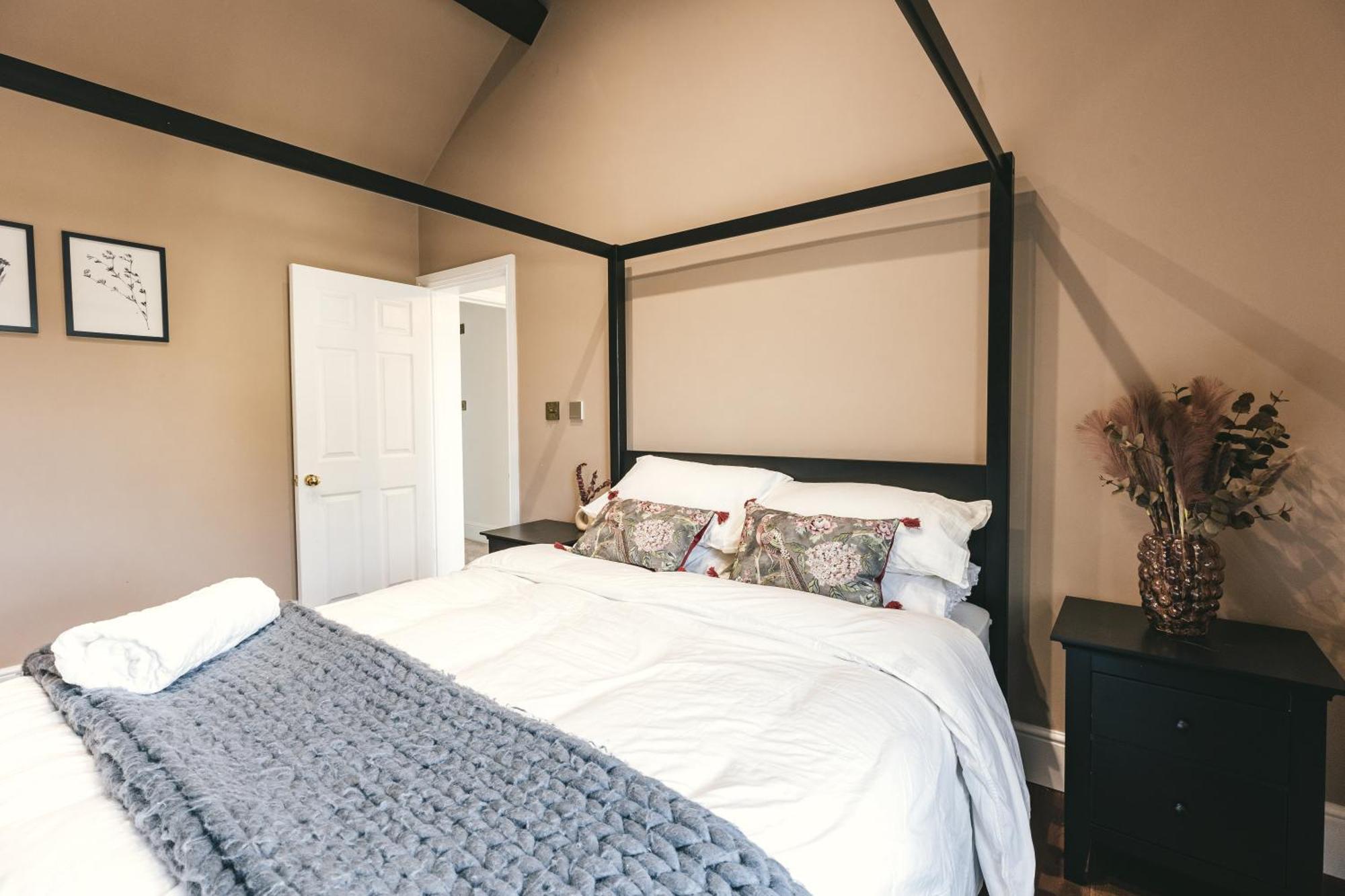 House With A Cinema And Games Room, Sleeps 17 Shrewsbury Esterno foto